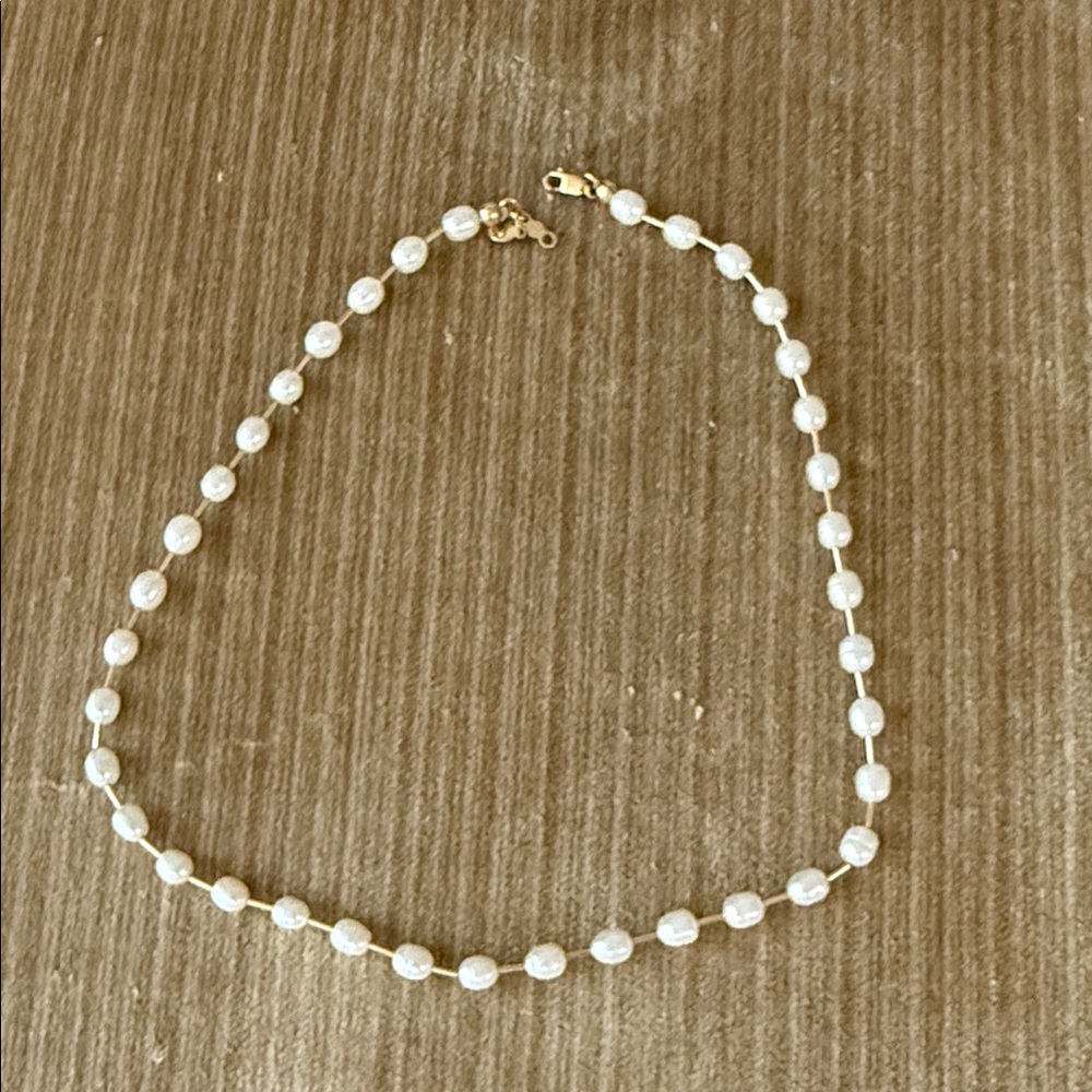 Classic Fuax Pearl Necklace